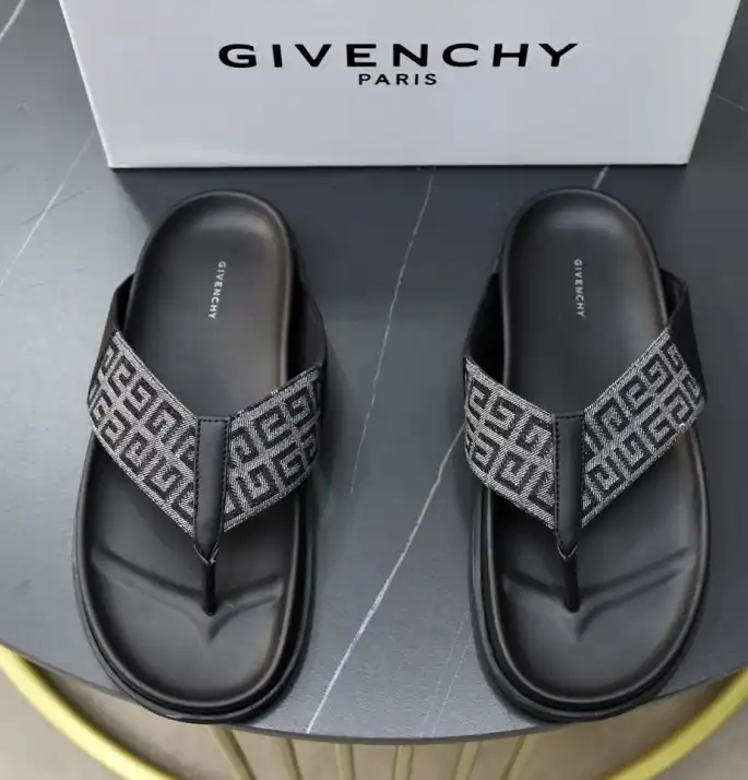 hype Givenchy Slippers