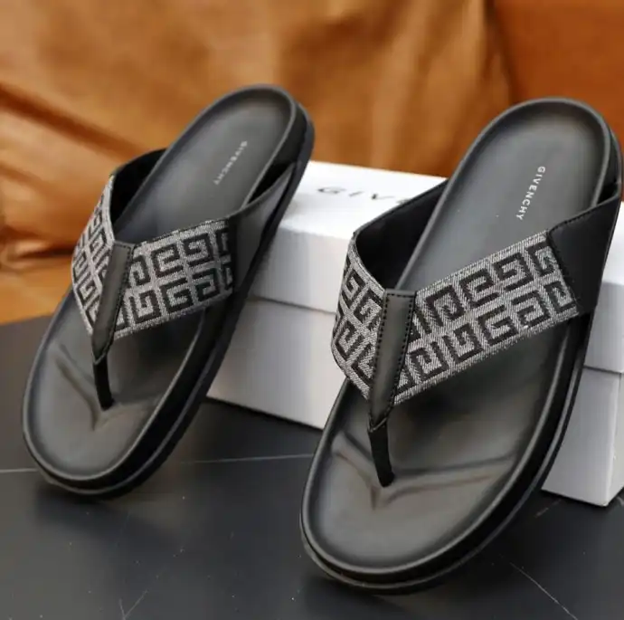 hype Givenchy Slippers