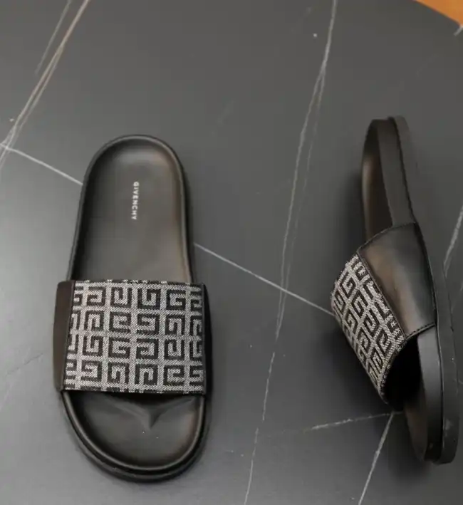 hype Givenchy Slippers