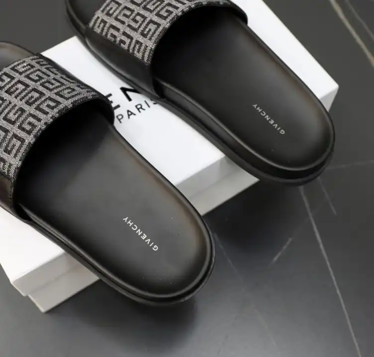 hype Givenchy Slippers