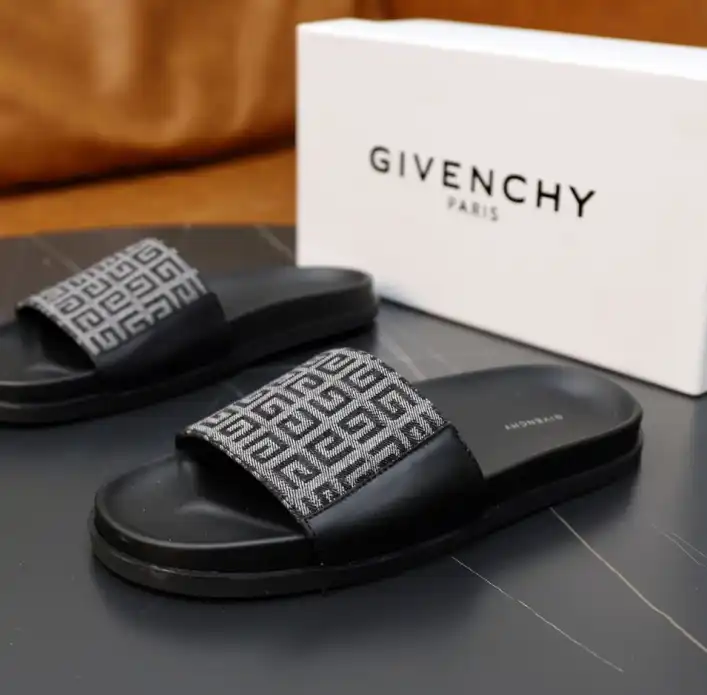 hype Givenchy Slippers