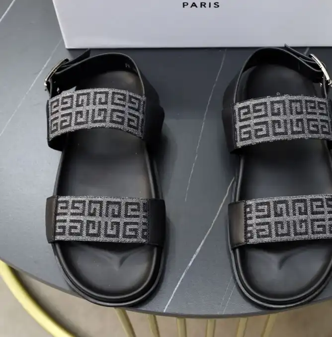 hype Givenchy Slippers