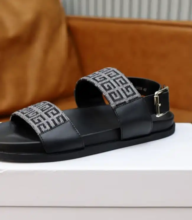 hype Givenchy Slippers