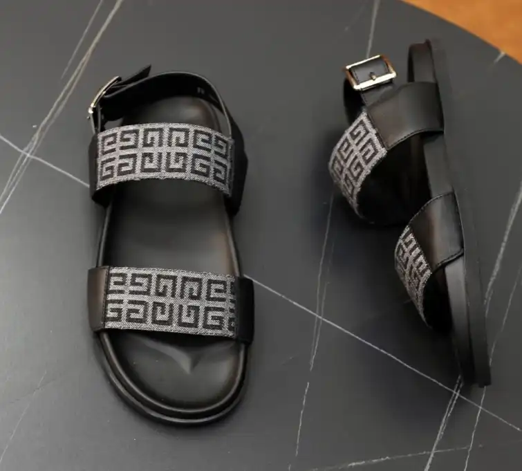 hype Givenchy Slippers