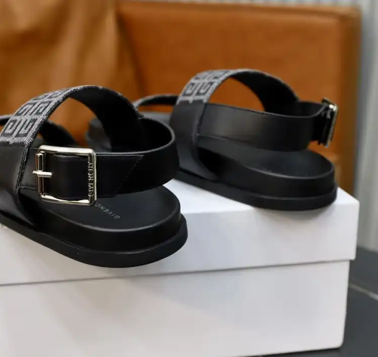 hype Givenchy Slippers