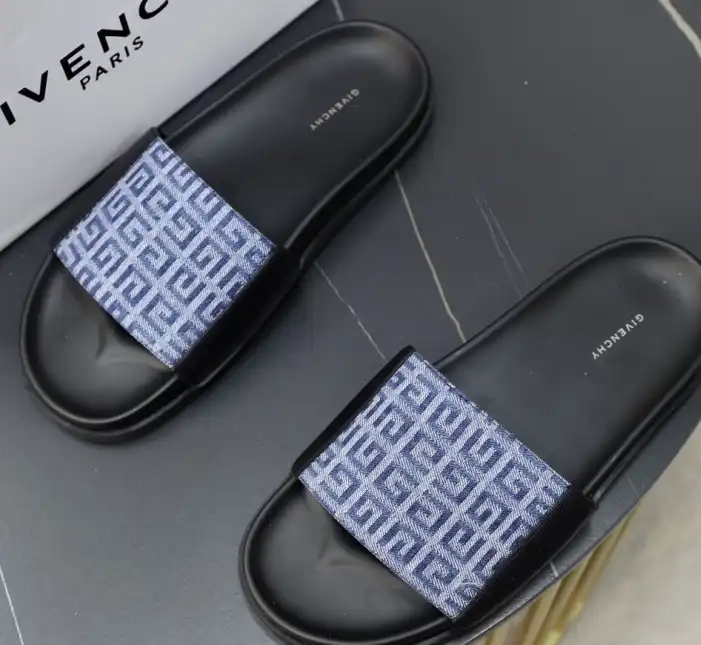 hype Givenchy Slippers