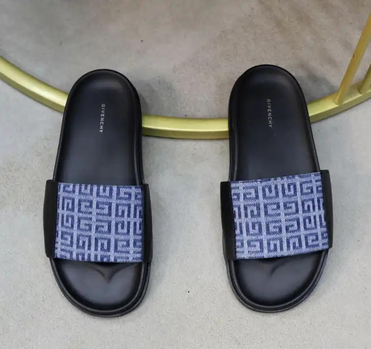 hype Givenchy Slippers