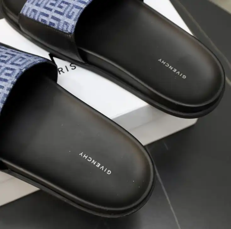 hype Givenchy Slippers