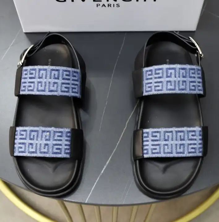 hype Givenchy Slippers