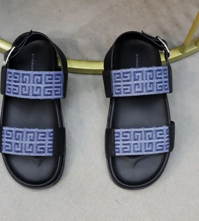 hype Givenchy Slippers