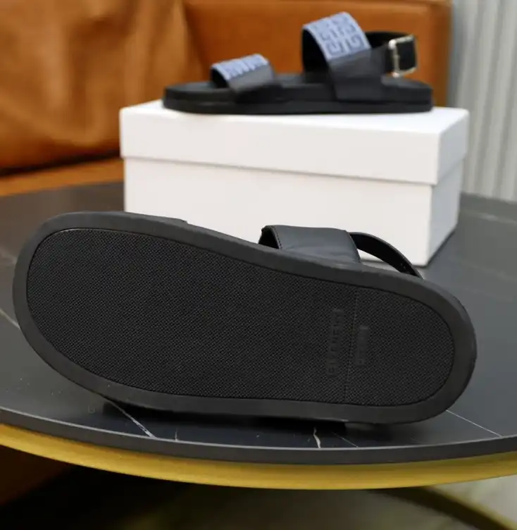 hype Givenchy Slippers