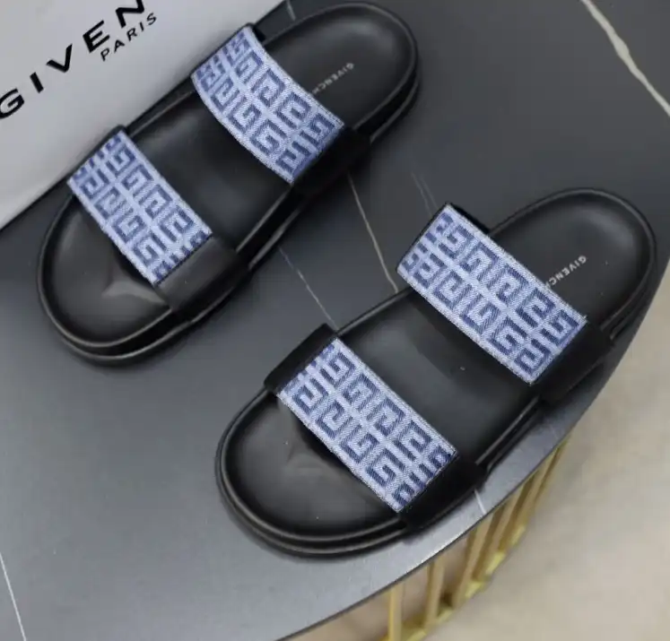 hype Givenchy Slippers