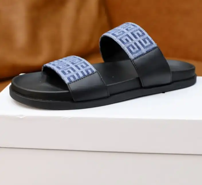 hype Givenchy Slippers