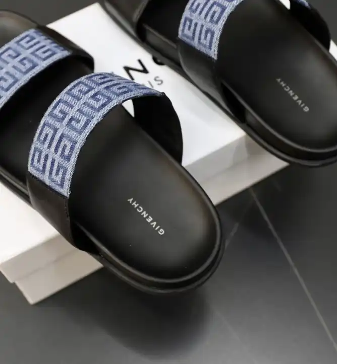 hype Givenchy Slippers