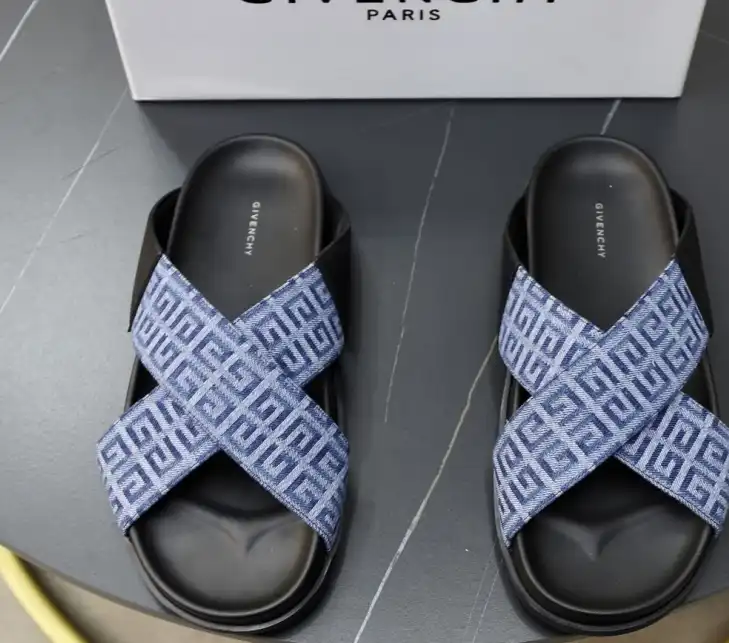 hype Givenchy Slippers