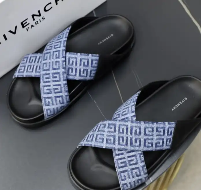 hype Givenchy Slippers