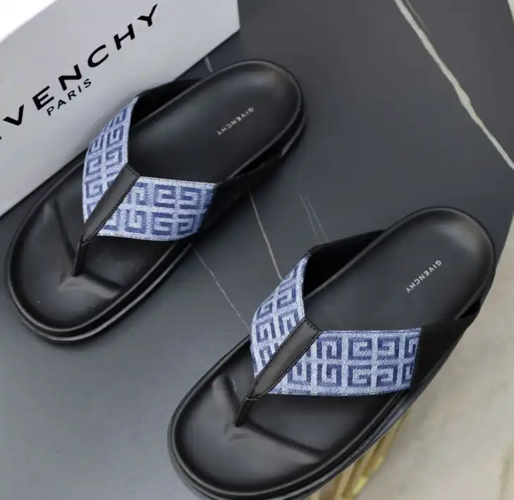 hype Givenchy Slippers