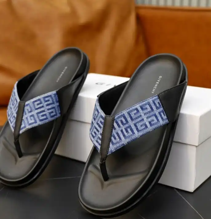 hype Givenchy Slippers