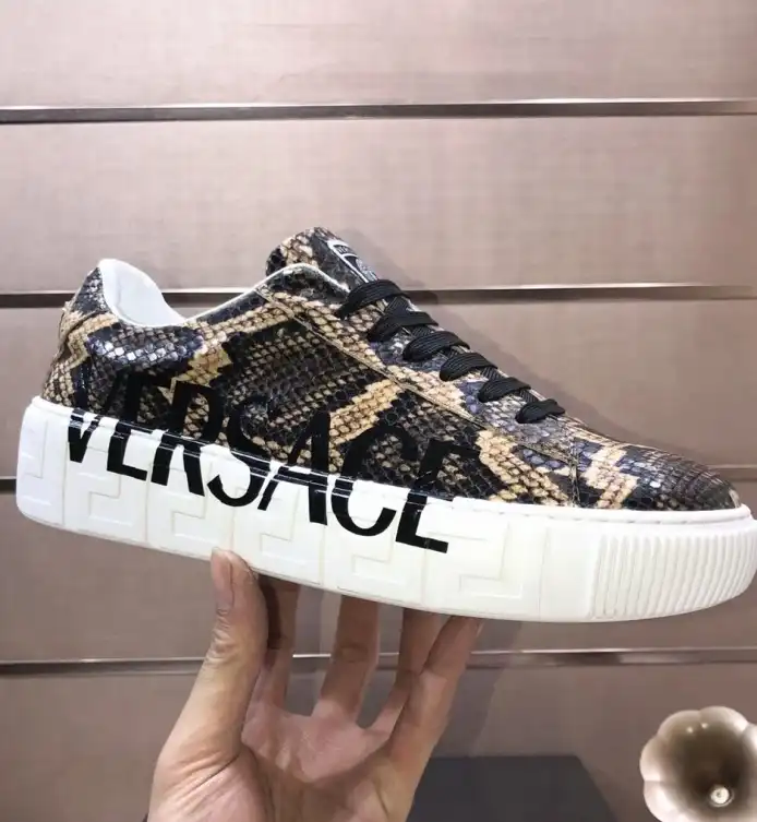 hype Givenchy Sneakers