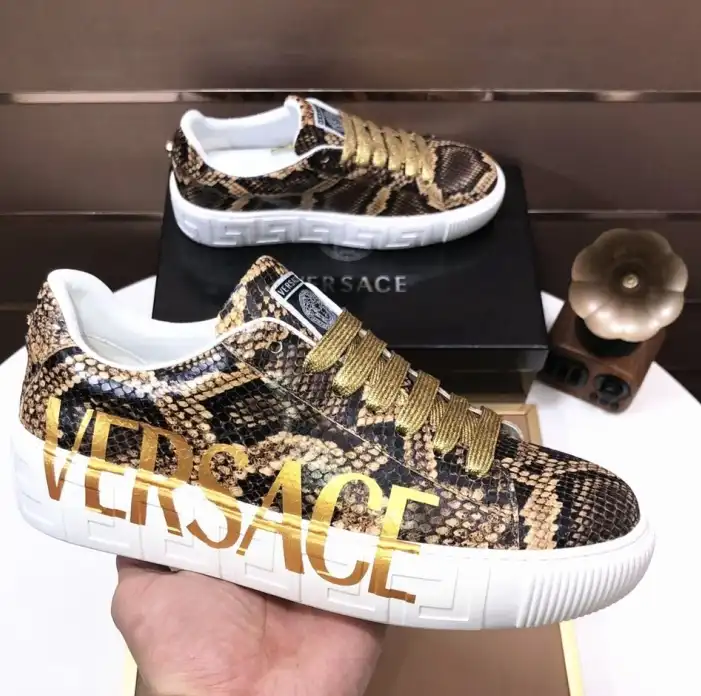 hype Givenchy Sneakers