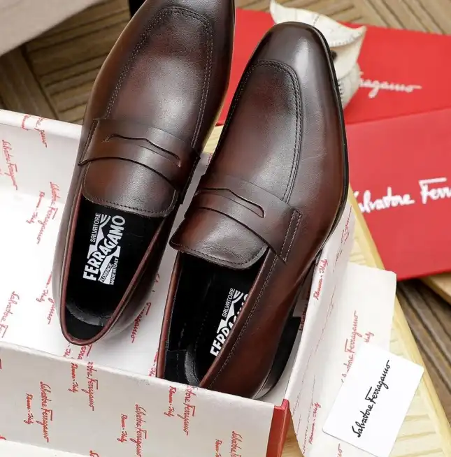 hype Ferragamo Leather Shoes