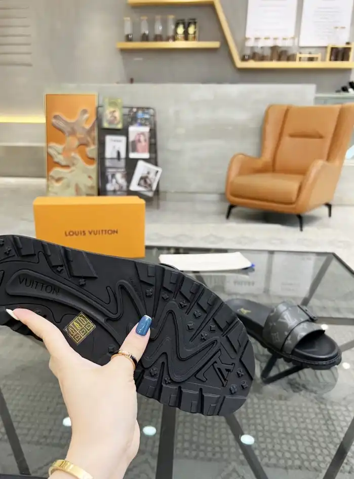 hype LV Slippers