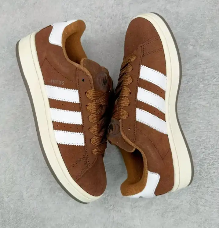 hype Adidas Sneakers