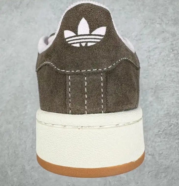 hype Adidas Sneakers