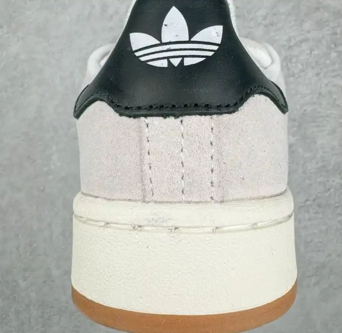 hype Adidas Sneakers