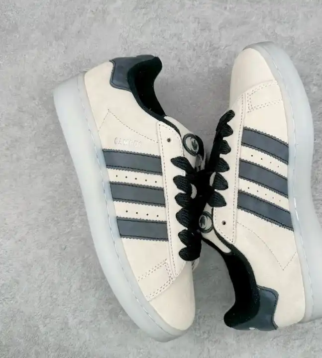 hype Adidas Sneakers