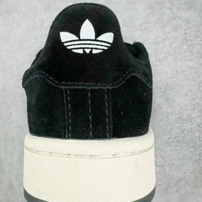 hype Adidas Sneakers