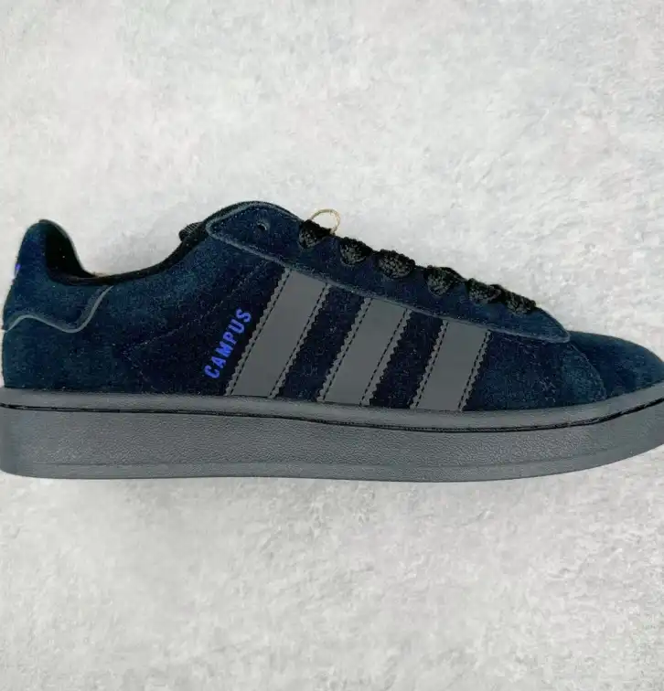 hype Adidas Sneakers