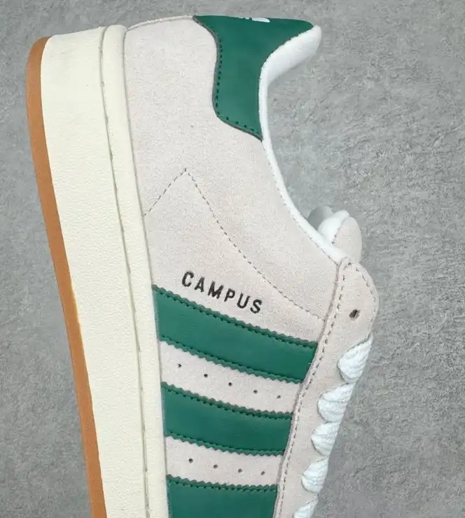 hype Adidas Sneakers