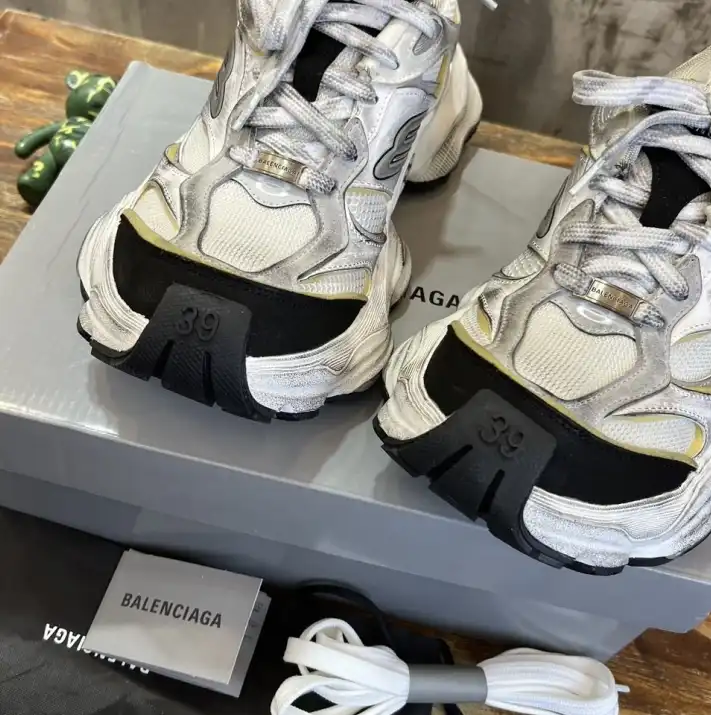 hype Balenciaga Sneakers