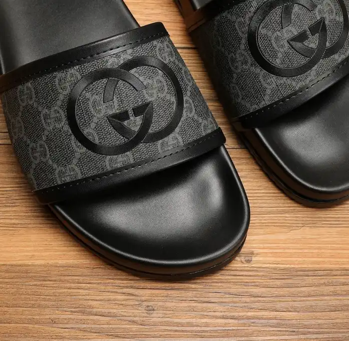 hype Gucci Slippers