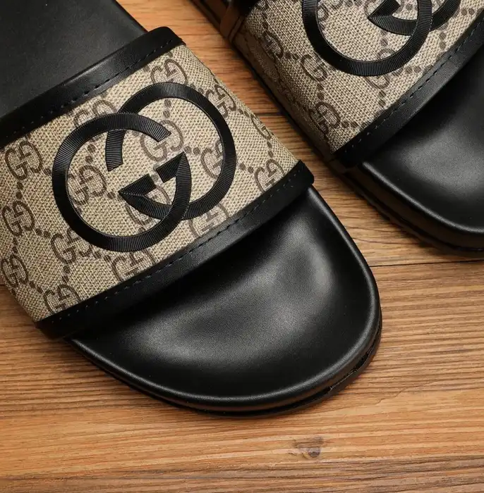 hype Gucci Slippers