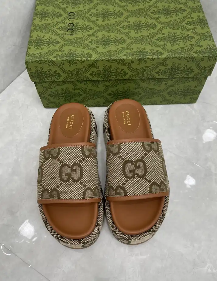 hype Gucci Slippers