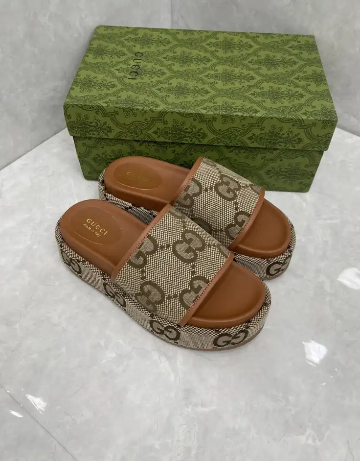 hype Gucci Slippers