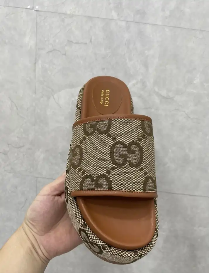 hype Gucci Slippers