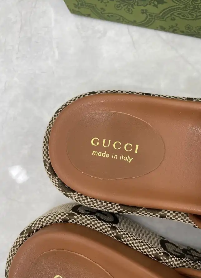 hype Gucci Slippers