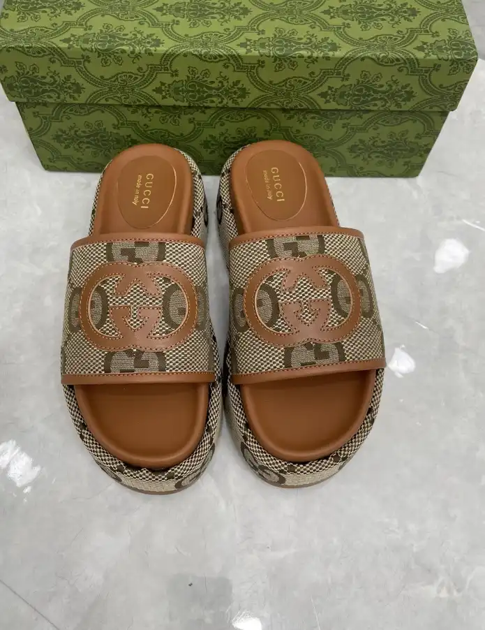 hype Gucci Slippers