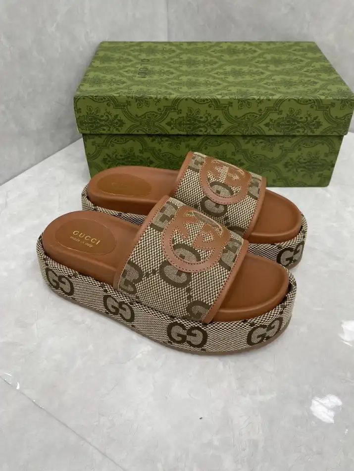 hype Gucci Slippers