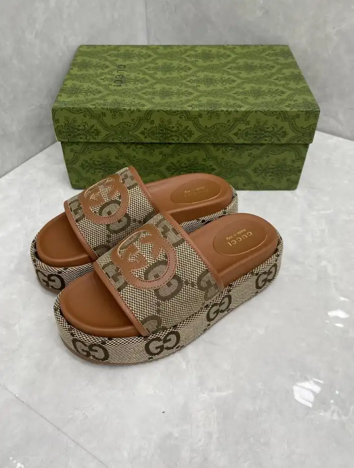 hype Gucci Slippers