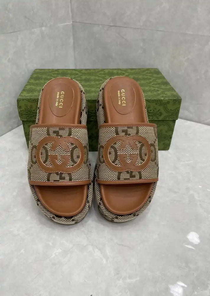 hype Gucci Slippers