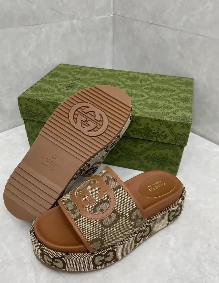 hype Gucci Slippers