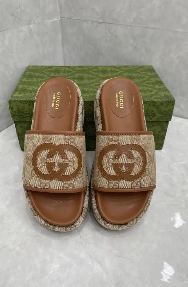 hype Gucci Slippers