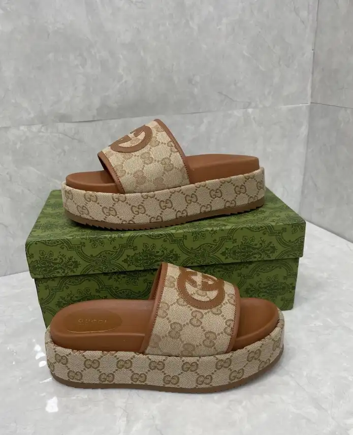 hype Gucci Slippers