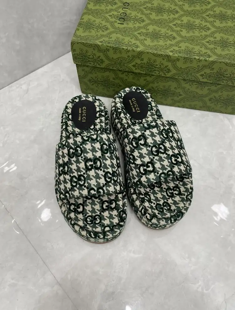 hype Gucci Slippers