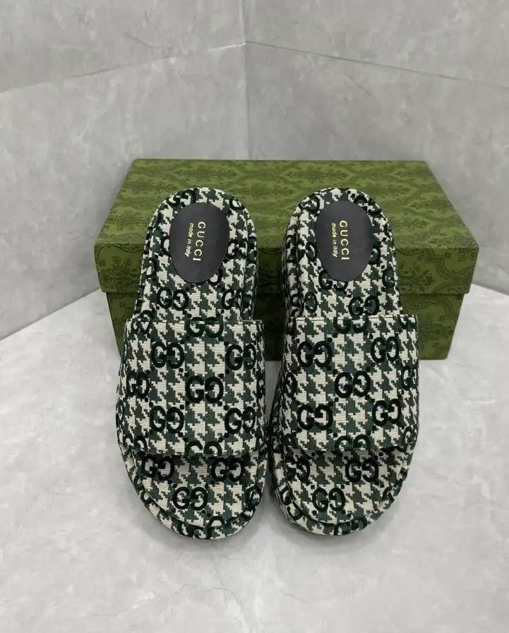 hype Gucci Slippers