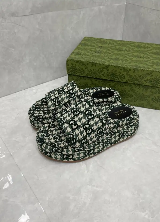 hype Gucci Slippers